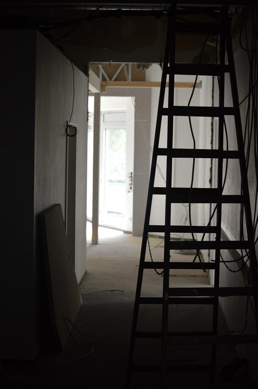 Team of xakimoe experts consulting on sustainable home renovation plans